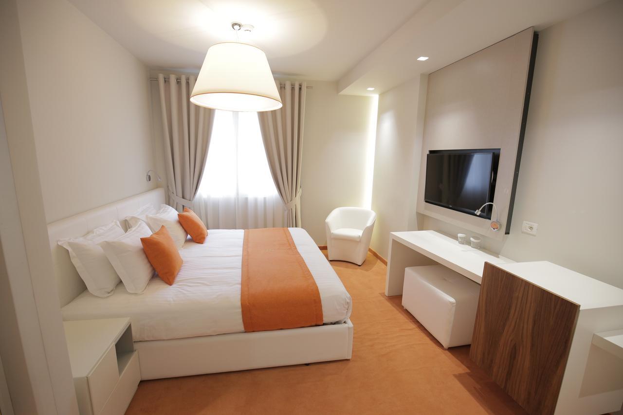 Hotel Bulqiza Bulqize Buitenkant foto