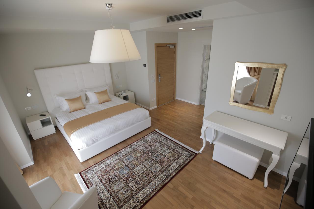 Hotel Bulqiza Bulqize Buitenkant foto